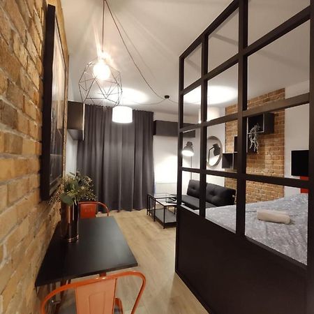 Red Wall Apartment In The Old Town Gdansk Exterior foto